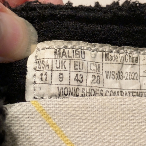 Vionic Beach Black Malibu 11 - Picture 6 of 7